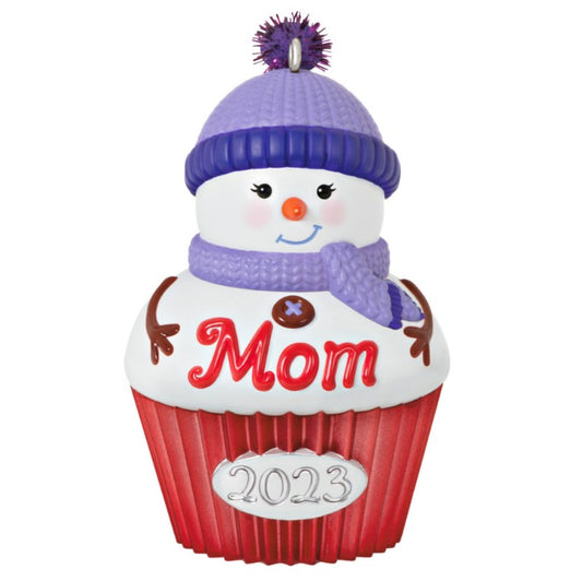 2023 Mom Cupcake