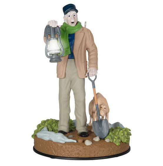 2025 The Caretaker and His Dog Disney The Haunted Mansion Collection